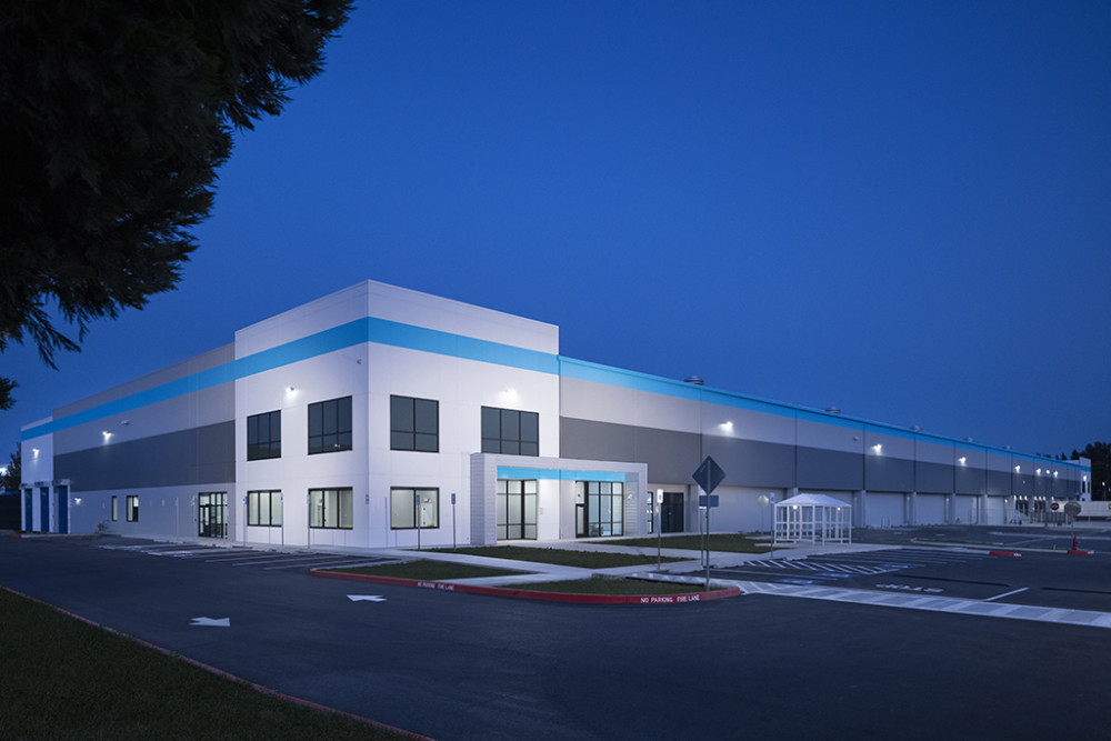 340-MM3_6070-1-sierra-construction-I-84-amazon-DPD7-3108-ne-230th-fairview-OR-07-13-21-millermiller-architecturalphotography